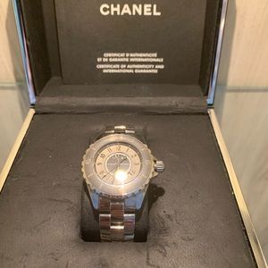 CHANEL J12 Ceramic and Stainless Steel model H2000